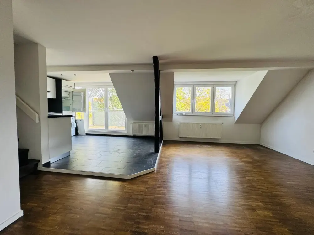 MODERNE TRIFFT ALTBAU-CHARME! _ 4 RÄUME, 2 BÄDER, EINBAUKÜCHE U. DACHTERRASSE IM HERZEN DÜSSELDORFS!