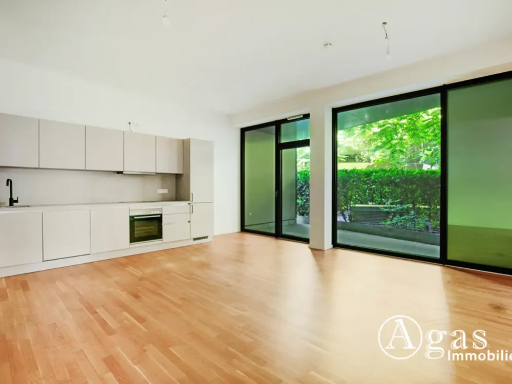 GRÜN UND GEMÜTLICH! Großzügige EG 4 Zimmer Wohnung mit Terrasse, ca. 103 m² und EBK in Mitte!
