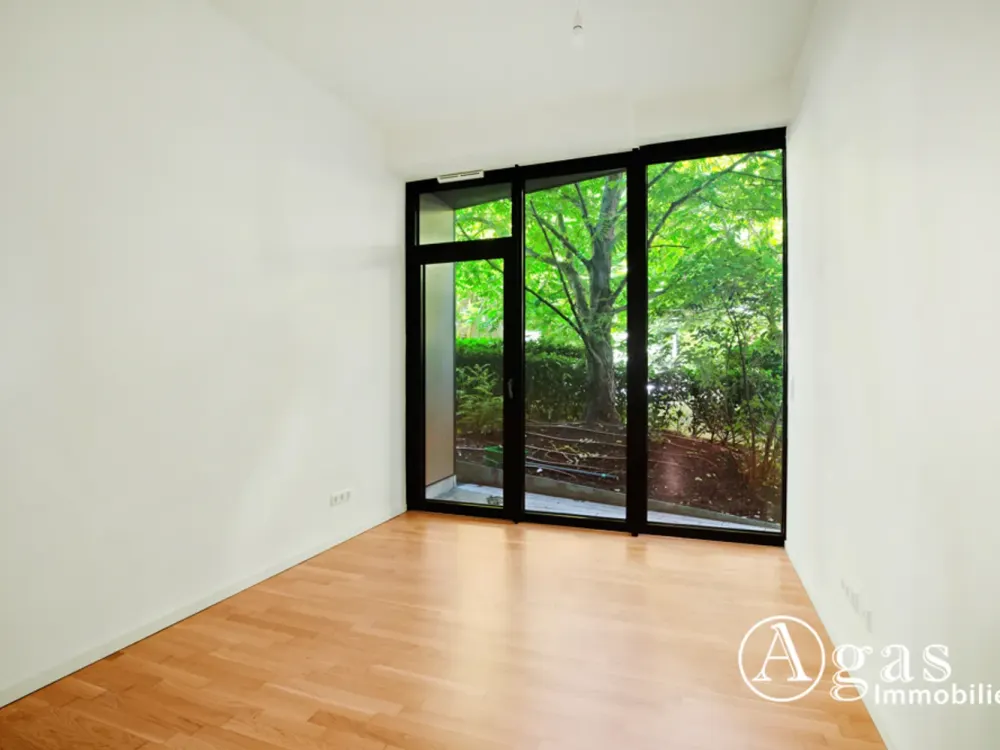 GRÜN UND GEMÜTLICH! Großzügige EG 4 Zimmer Wohnung mit Terrasse, ca. 103 m² und EBK in Mitte!