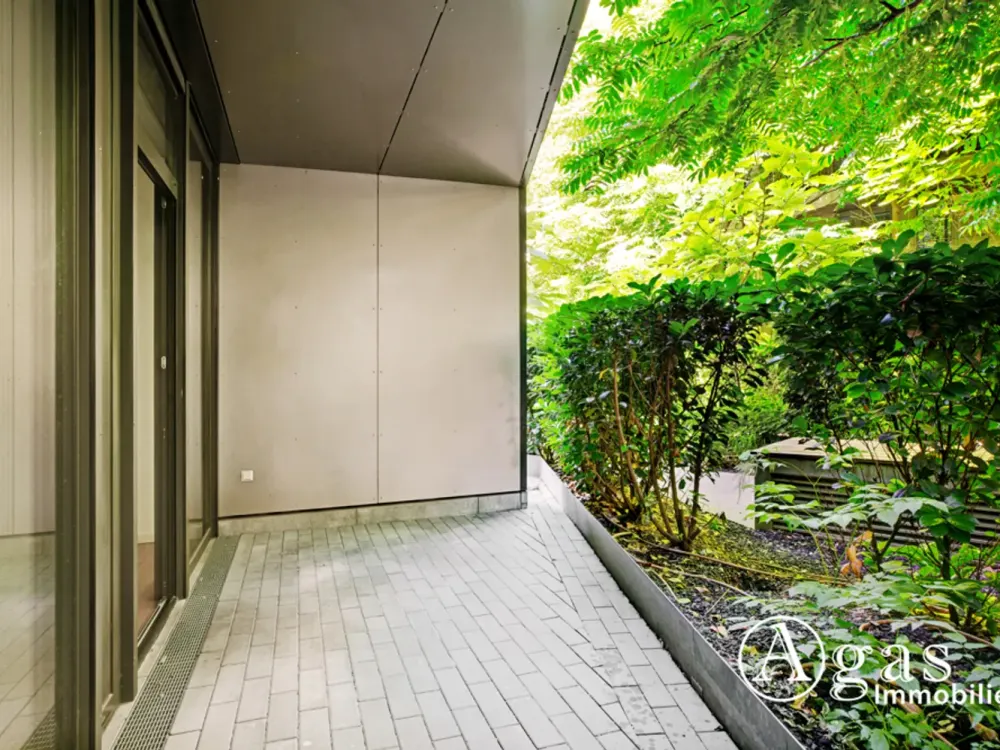 GRÜN UND GEMÜTLICH! Großzügige EG 4 Zimmer Wohnung mit Terrasse, ca. 103 m² und EBK in Mitte!