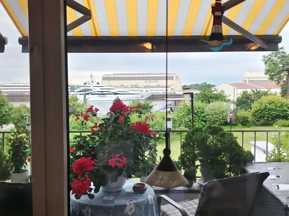 Repräsentative 4-Zimmer-Wohnung mit Balkonen und Weserblick in Bremen