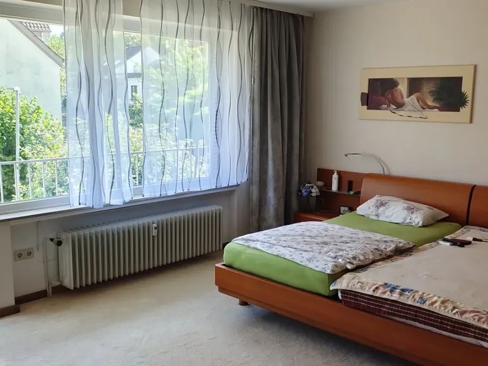Repräsentative 4-Zimmer-Wohnung mit Balkonen und Weserblick in Bremen
