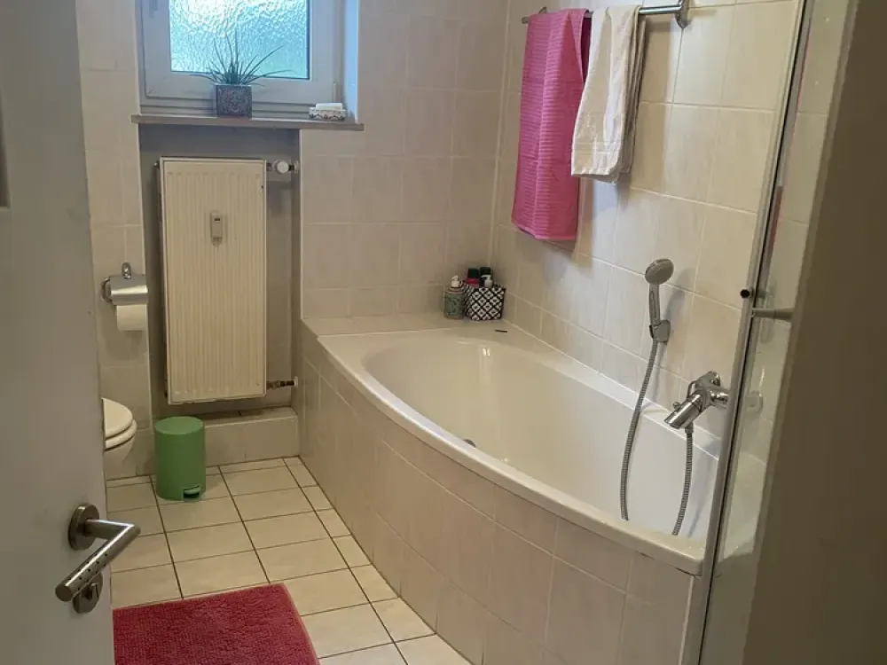 Bright 3-Room Apartment with Garden & Garage