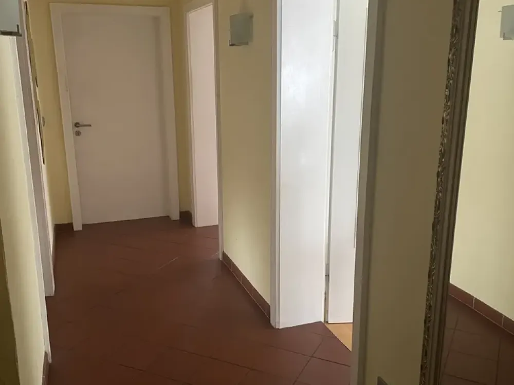 Bright 3-Room Apartment with Garden & Garage