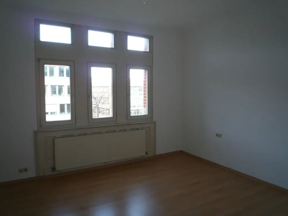 2 Zi / Kü / Bd / Balkon