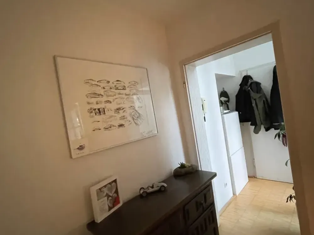 Schöne Wohnung mit EBK und Balkon(Whg.2)