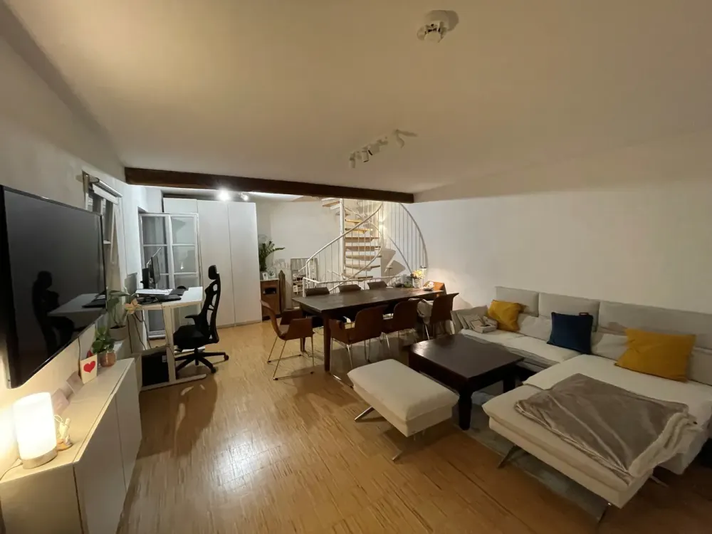 Schöne Wohnung mit EBK und Balkon(Whg.2)