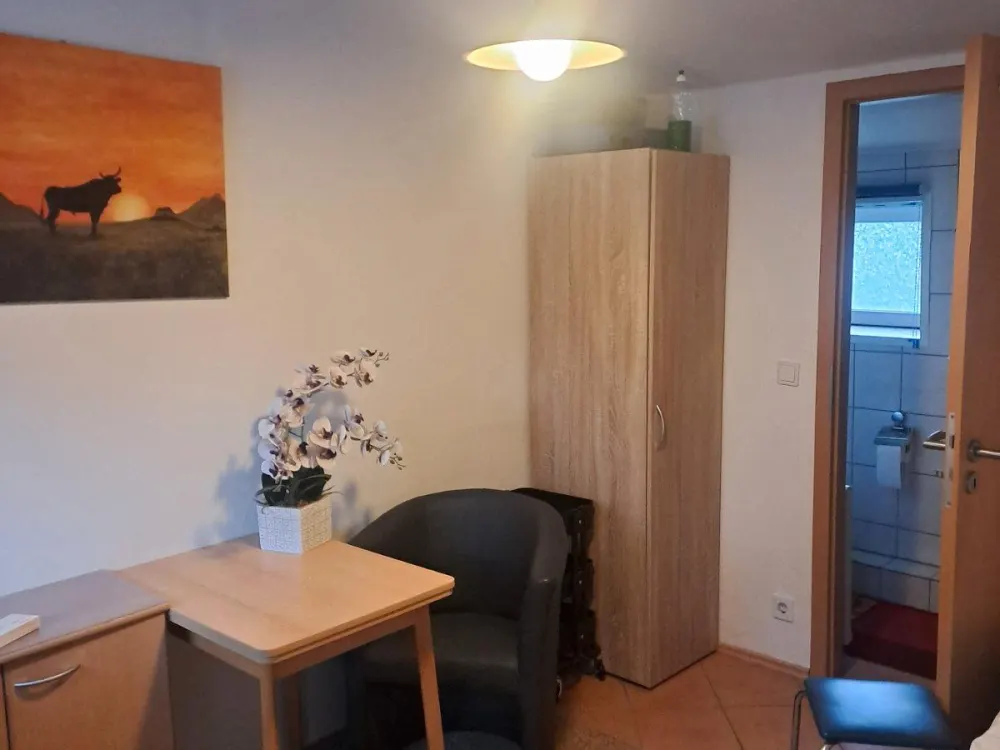 Fitter's Room, Furnished Room with Bathroom