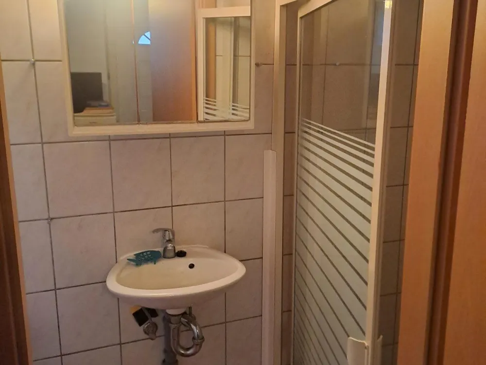 Fitter's Room, Furnished Room with Bathroom