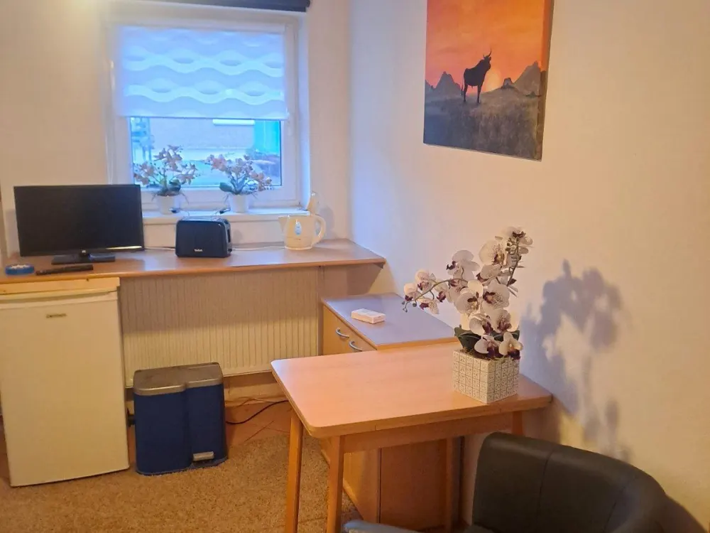 Fitter's Room, Furnished Room with Bathroom