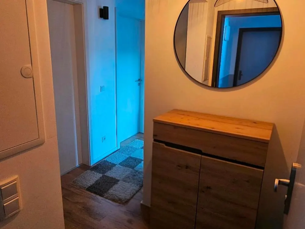 2-Zimmer-Wohnung Balkon/Bad mit Fenster/Fußbodenh./opt.Stellplatz