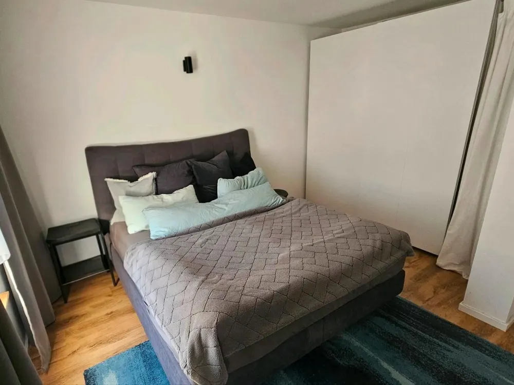 2-Zimmer-Wohnung Balkon/Bad mit Fenster/Fußbodenh./opt.Stellplatz