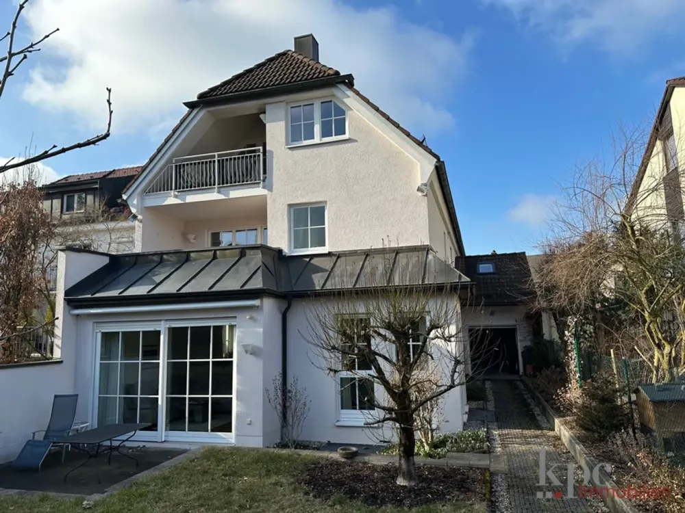 Exklusives 2-Zimmer DG-Atelier in München West! Komplett möbliert! Südloggia! Ruhige Toplage!