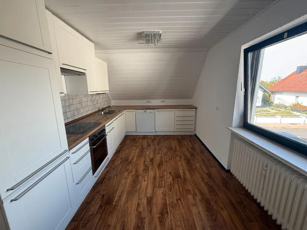 Helle Wohnung mit Einbauküche und Tageslichtbad in Bruchköbel!