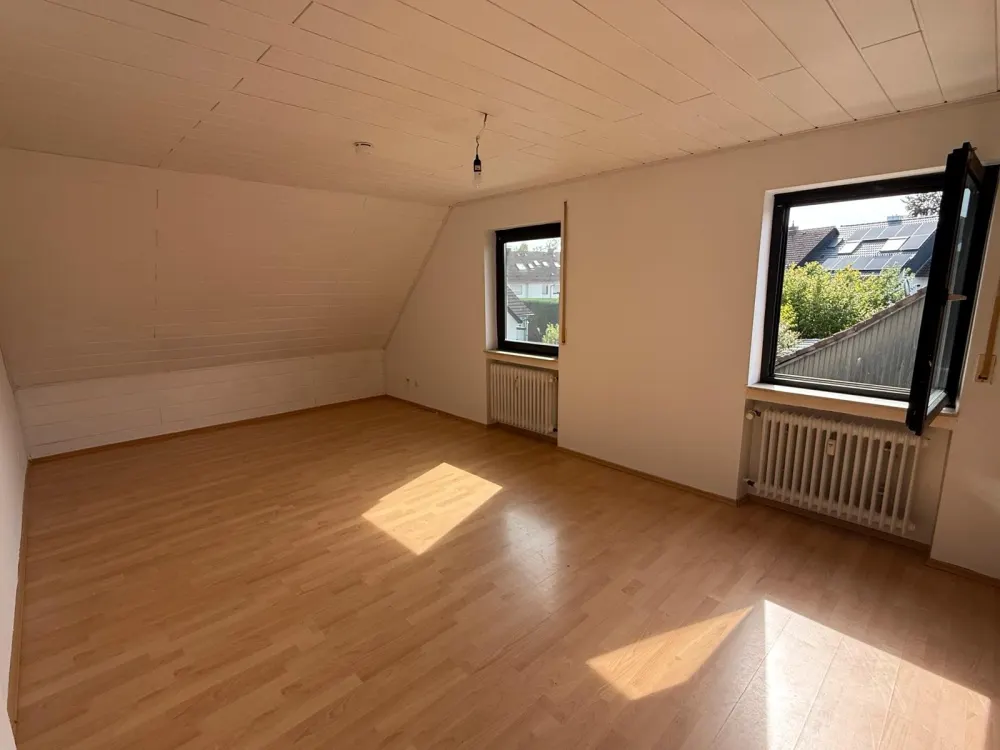 Helle Wohnung mit Einbauküche und Tageslichtbad in Bruchköbel!
