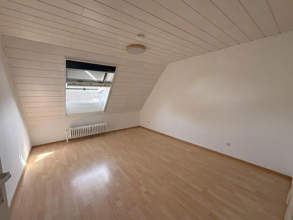 Helle Wohnung mit Einbauküche und Tageslichtbad in Bruchköbel!