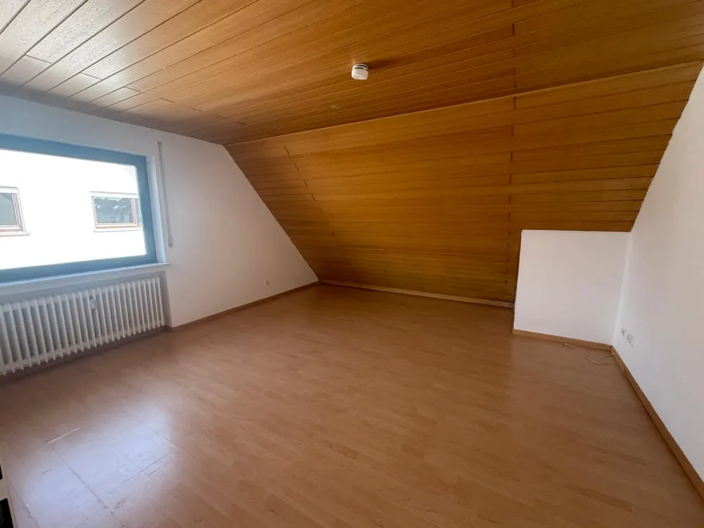 Helle Wohnung mit Einbauküche und Tageslichtbad in Bruchköbel!
