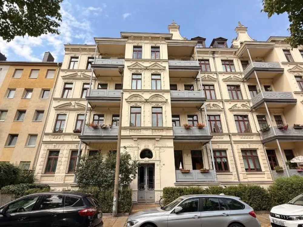 // 2- Raum Dachgeschoss Wohnung auf zwei Ebenen // ab 01.10.26