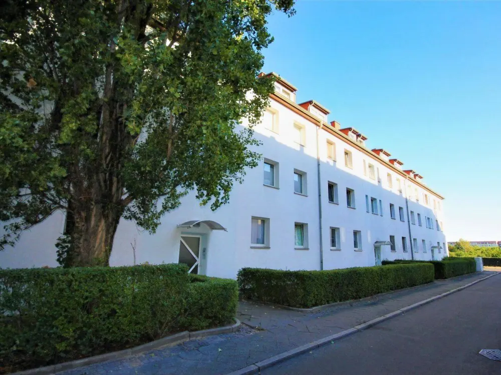 2-Raum-Wohnung | Erstbezug nach Komplettsanierung | Tageslichtbad mit Dusche | 2. OG