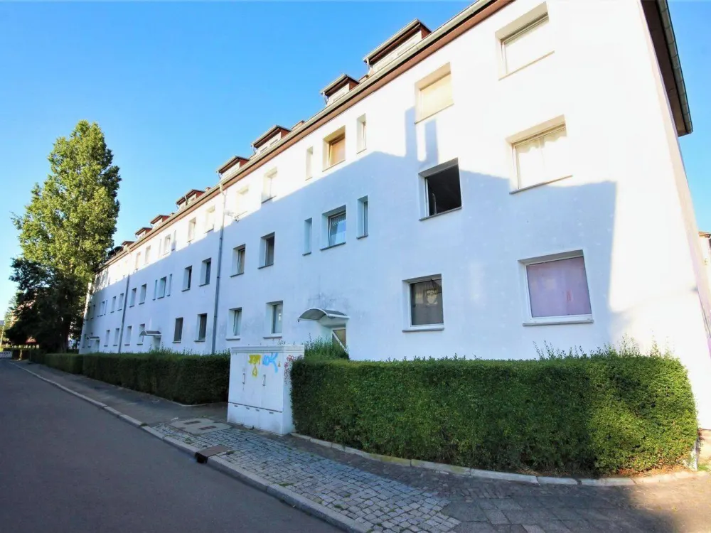 2-Raum-Wohnung | Erstbezug nach Komplettsanierung | Tageslichtbad mit Dusche | 2. OG