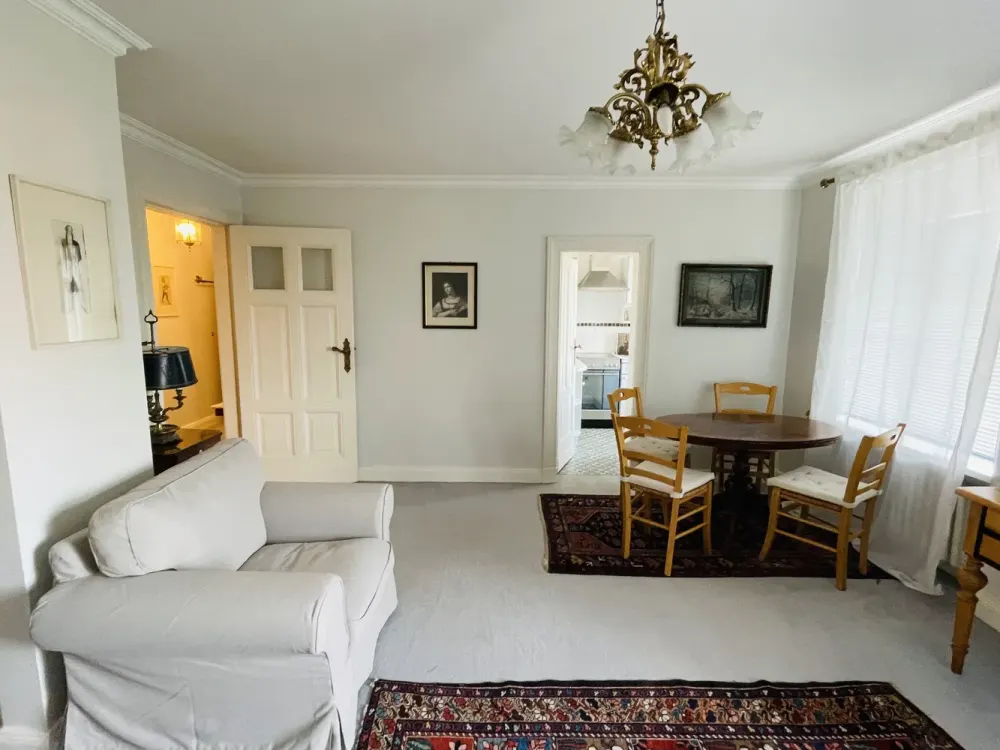 *befristet*Charmante 1-Zimmer-Dachgeschosswohnung nahe Rathaus Schmargendorf*