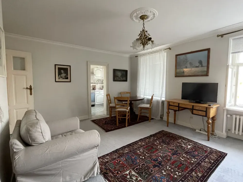 *befristet*Charmante 1-Zimmer-Dachgeschosswohnung nahe Rathaus Schmargendorf*