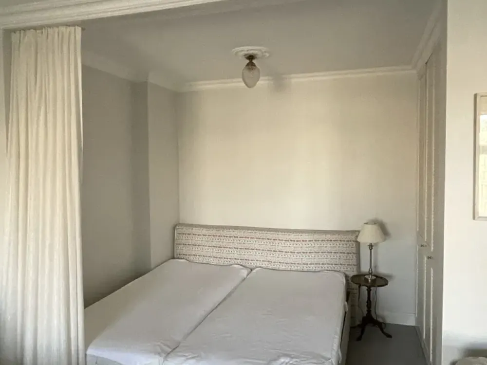 *befristet*Charmante 1-Zimmer-Dachgeschosswohnung nahe Rathaus Schmargendorf*