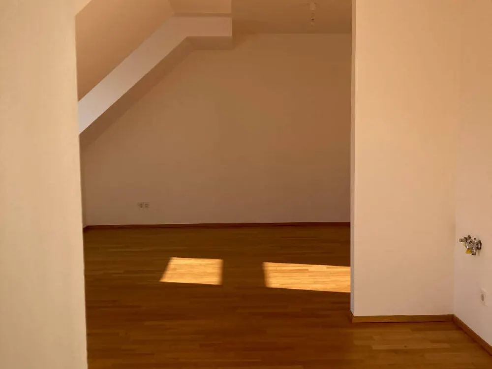 Geräumige 2 Zimmerwohnung im Zentrum Nordost!