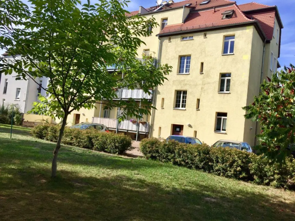 sonnige 3-Zi-Whg. im Grünen mit Parkett