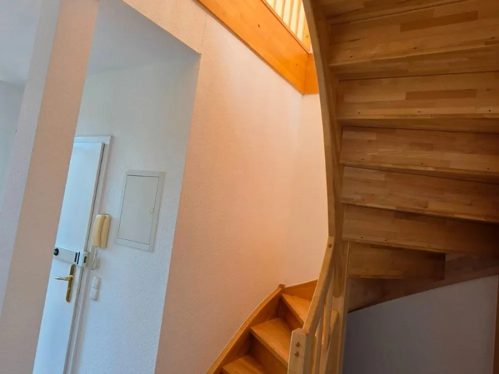 schicke 3-Raum Masionettewohnung mit Balkon und EBK