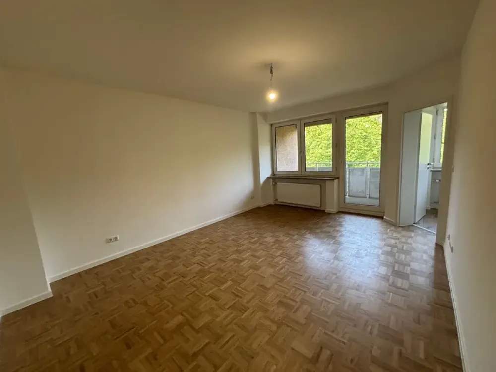 Helle 3-Zimmer-Wohning mit Blick ins grüne in ruhiger Lage von Neuperlach Süd