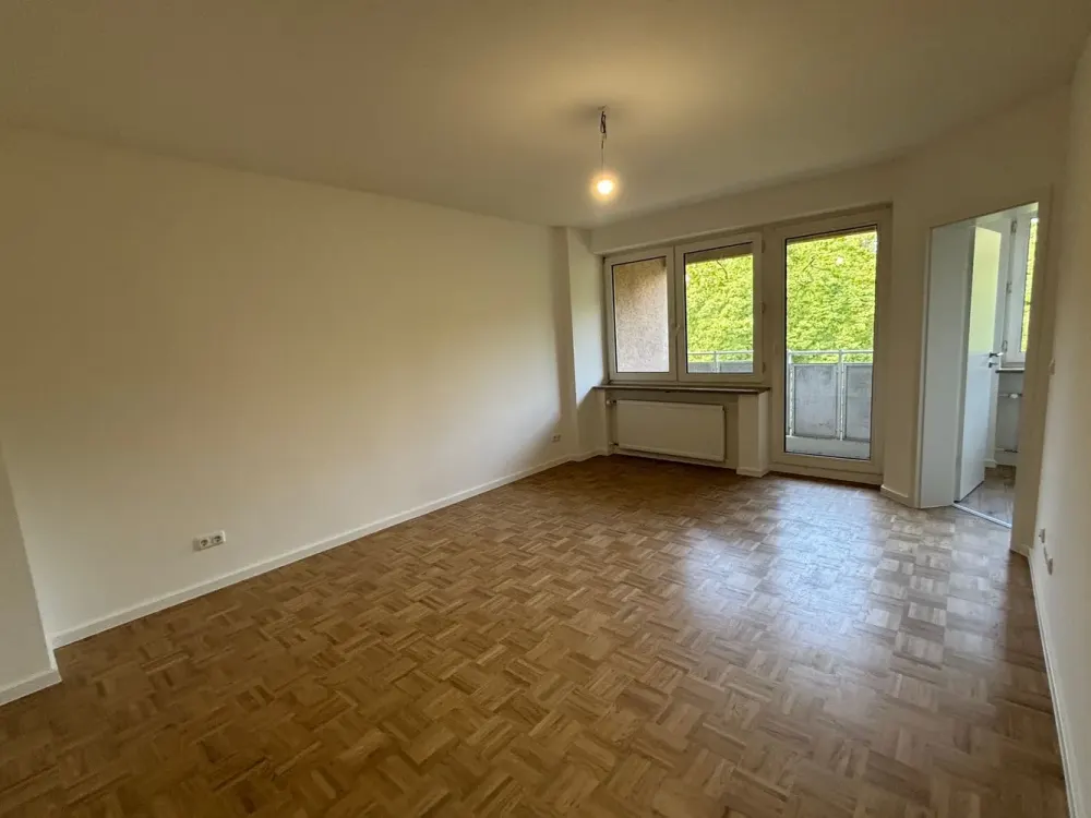 Helle 3-Zimmer-Wohning mit Blick ins grüne in ruhiger Lage von Neuperlach Süd