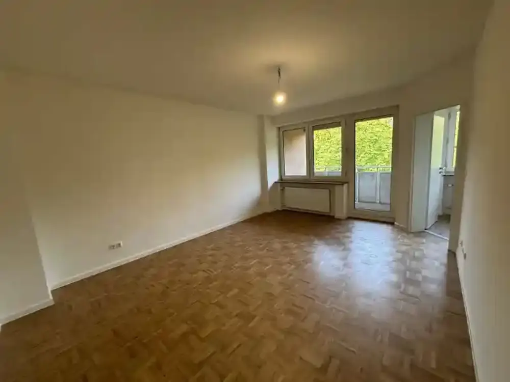 Helle 3-Zimmer-Wohning mit Blick ins grüne in ruhiger Lage von Neuperlach Süd