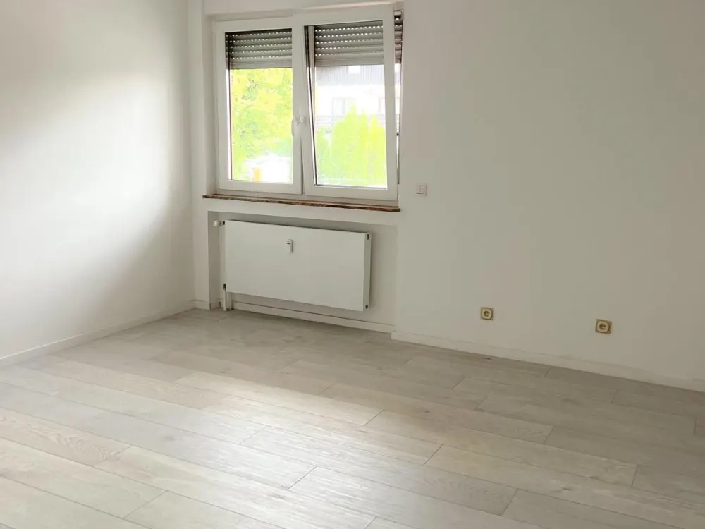 3 ZKB mit Balkon und Terrasse in Schwalbach -Elm
