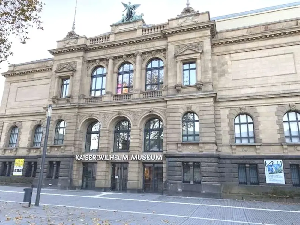 Beautiful City Apartment with Flair!