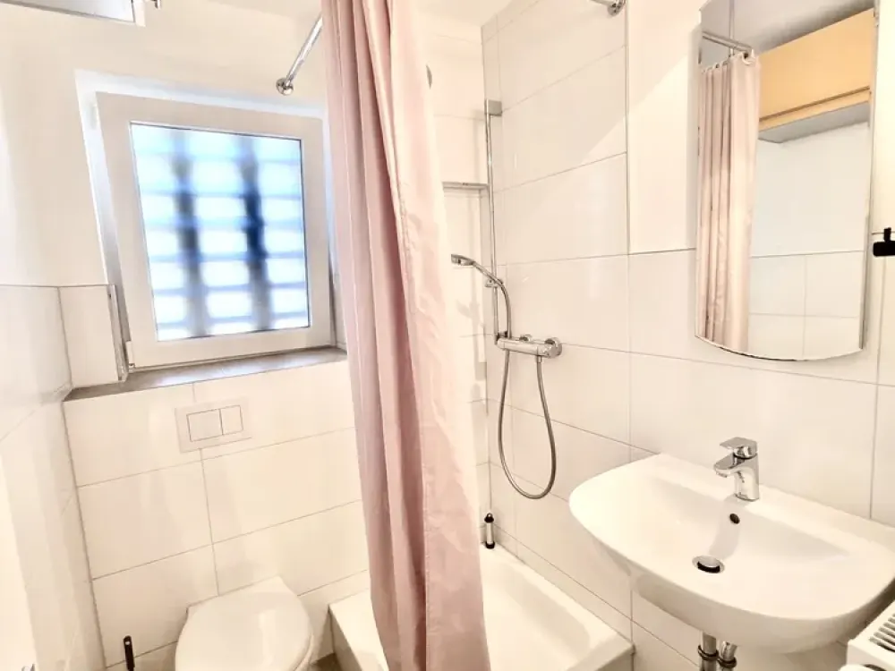 *City Apartment* 1 Zimmer-Wohnung Möbliert inkl. W-Lan & TV