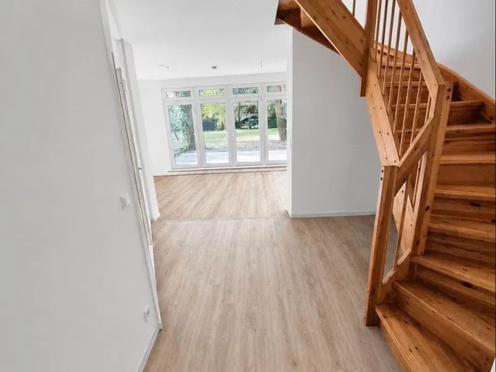 Großzügige 6-Zimmer-Wohnung mit Terrasse in Französisch Buchholz