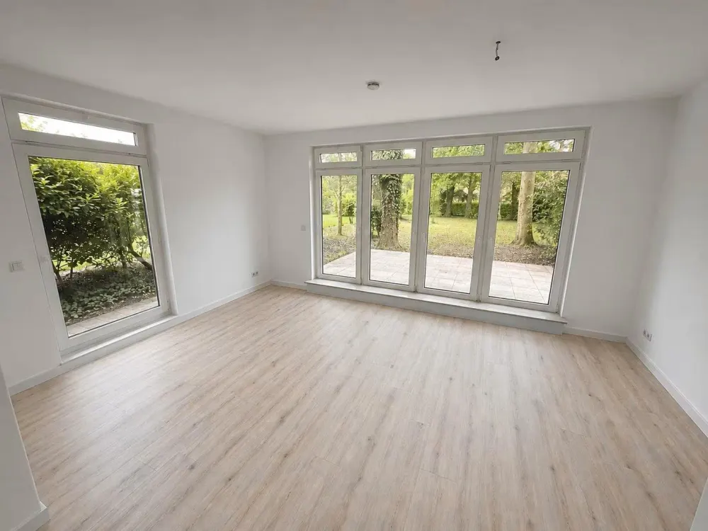 Großzügige 6-Zimmer-Wohnung mit Terrasse in Französisch Buchholz