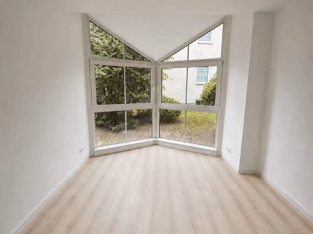 Großzügige 6-Zimmer-Wohnung mit Terrasse in Französisch Buchholz