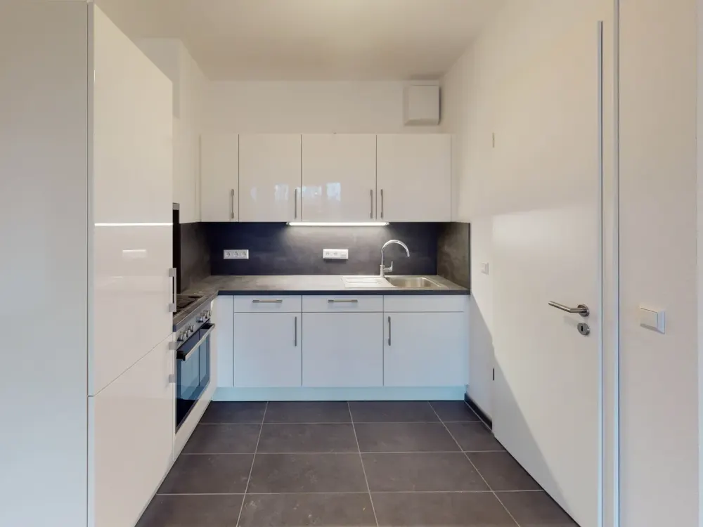 Bright 2-Room Apartment with Terrace and Fitted Kitchen