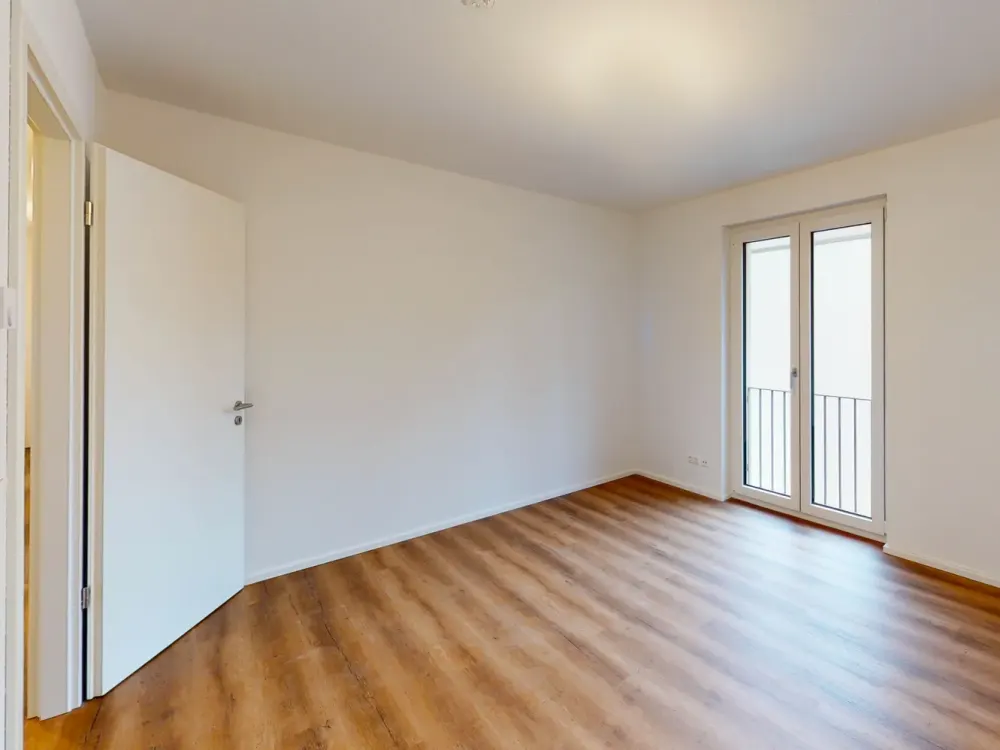 Bright 2-Room Apartment with Terrace and Fitted Kitchen