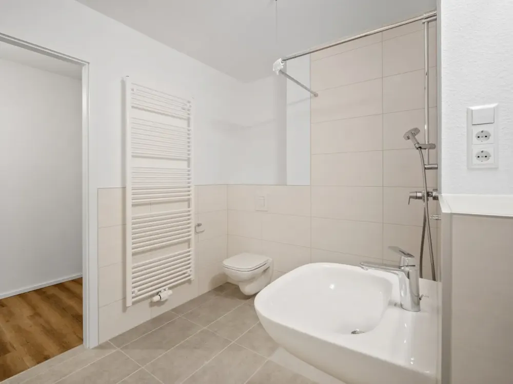 Bright 2-Room Apartment with Terrace and Fitted Kitchen