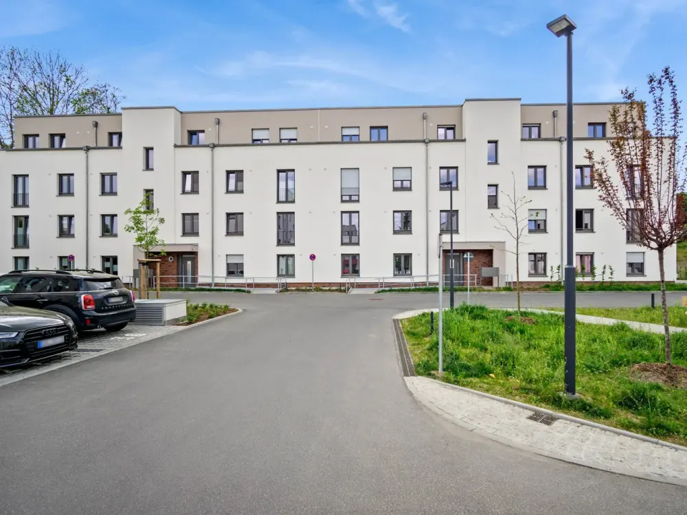 Bright 2-Room Apartment with Terrace and Fitted Kitchen