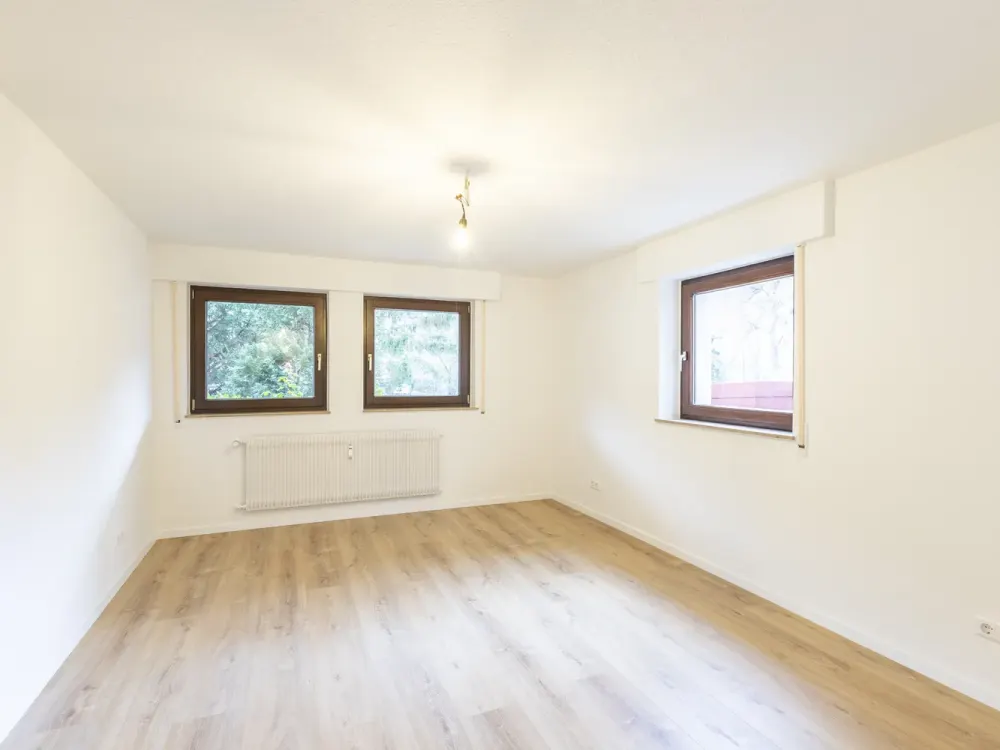 Schöne 3,5 Zimmer-Erdgeschoßwohnung mit eigenem Garten in absolut ruhiger Lage