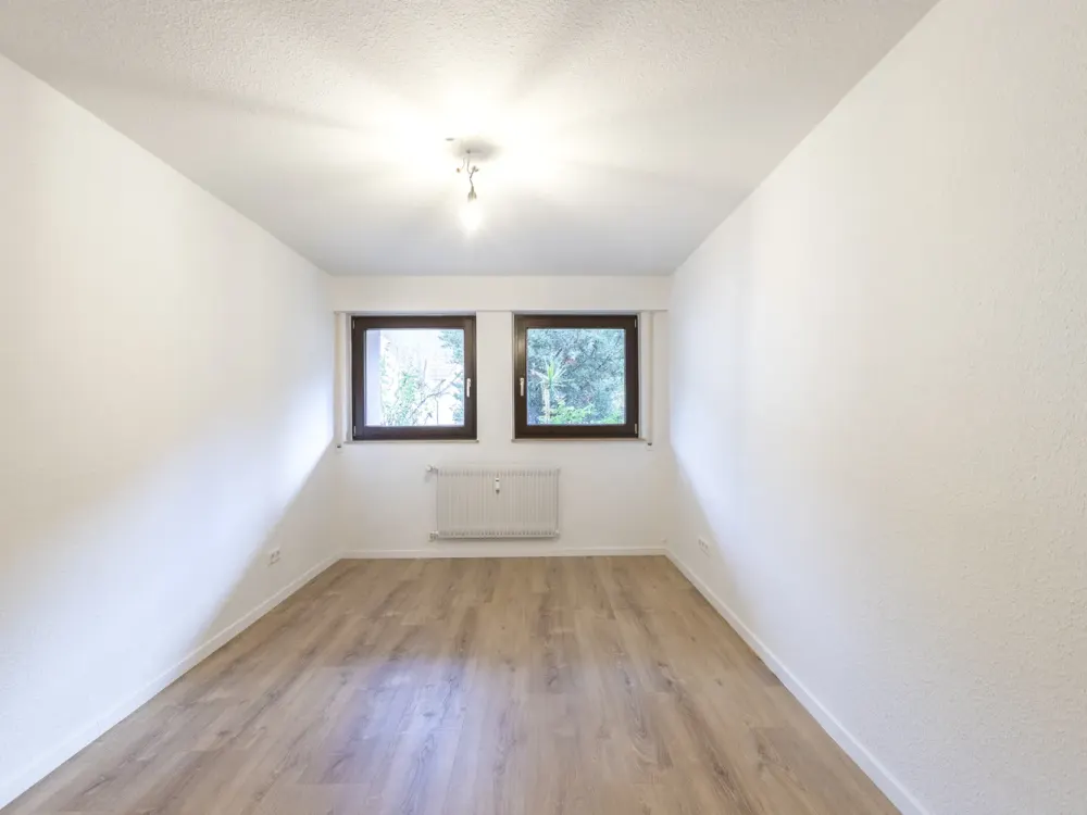 Schöne 3,5 Zimmer-Erdgeschoßwohnung mit eigenem Garten in absolut ruhiger Lage