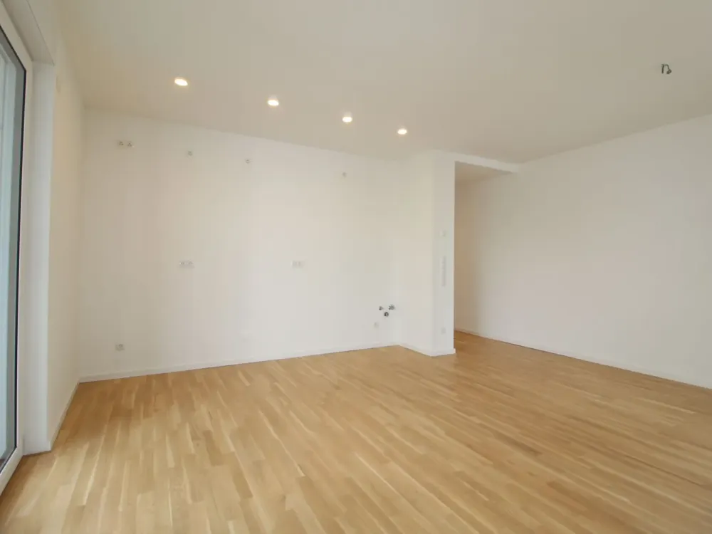 Erster Monat kaltmietfrei! Moderne 2-Zimmerwohnung mit Balkon ruhigem Hinterhaus!