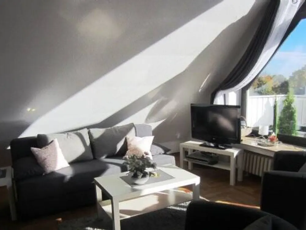 * KAISERSWERTH-TOP VOLL-MÖBLIERTE WHG-BALKON *