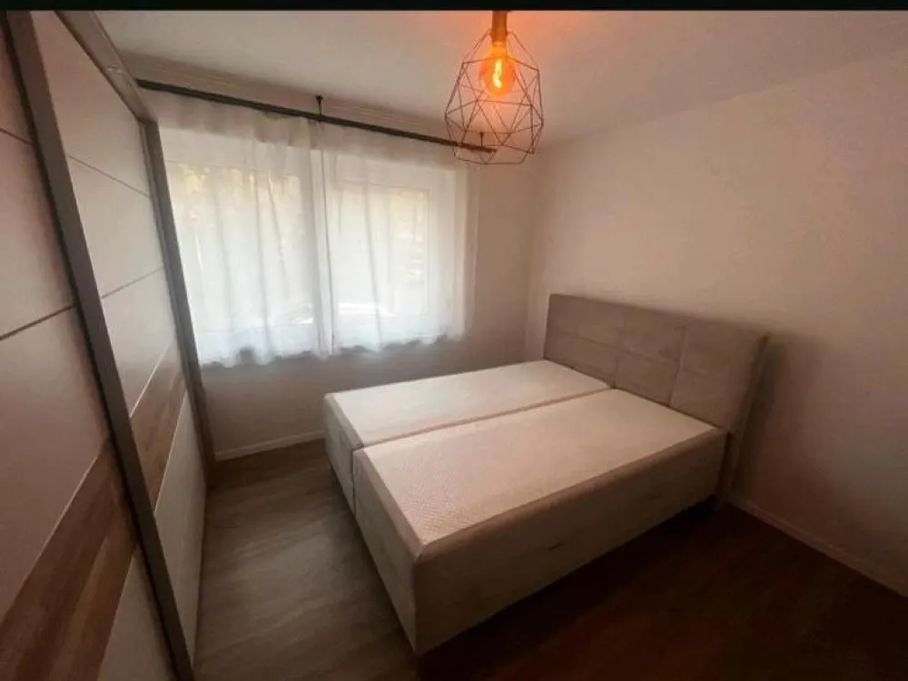 (Zwischenmiete) Zentrale 2-Zimmer-Wohnung direkt am Main