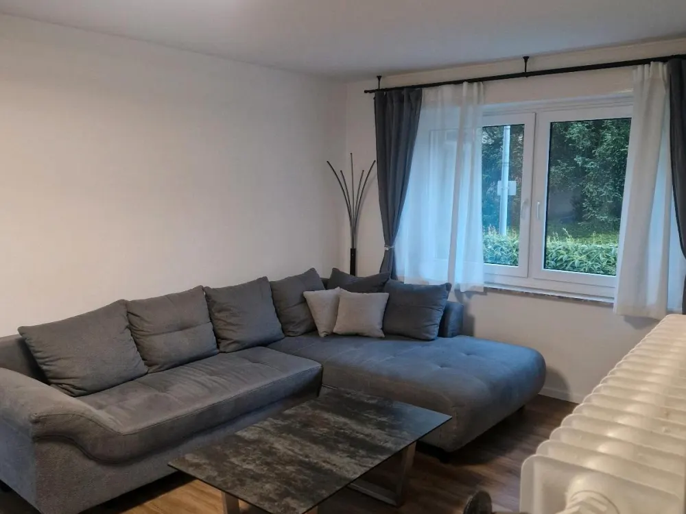(Zwischenmiete) Zentrale 2-Zimmer-Wohnung direkt am Main