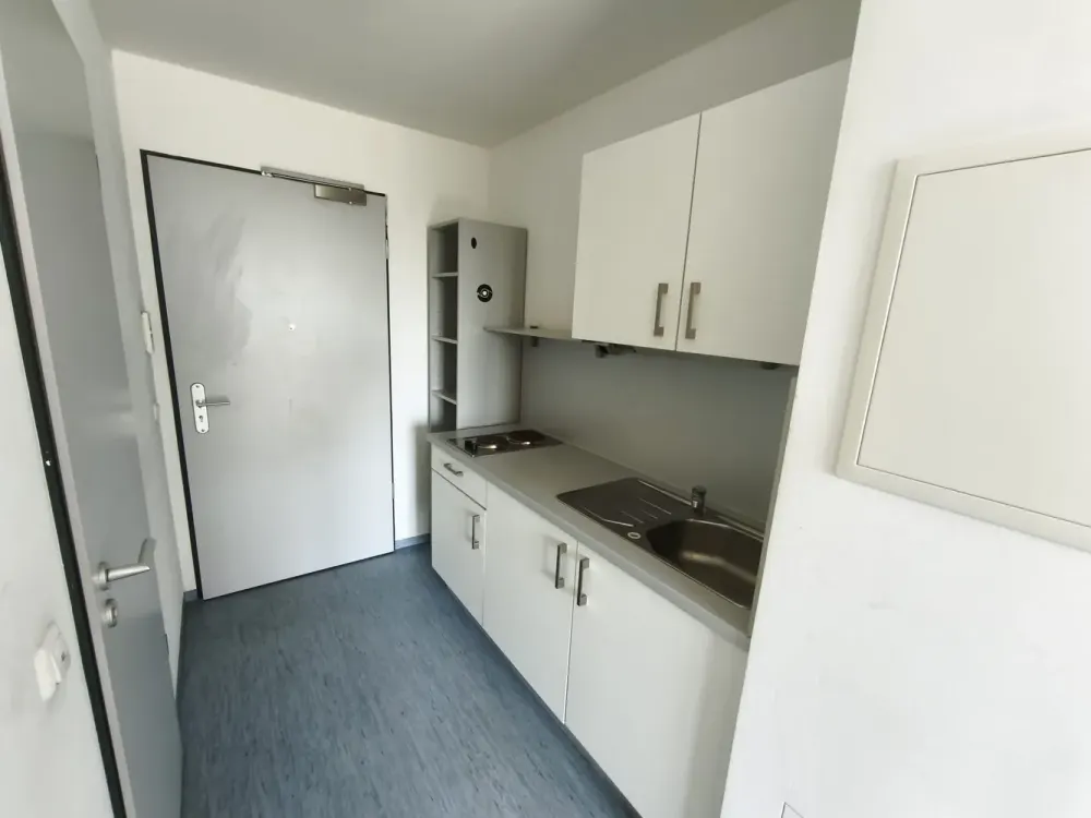 87 // Student Apartment in City Location
